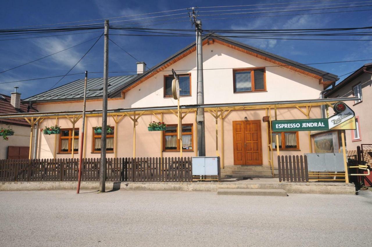 Penzion Jendral Hrabušice エクステリア 写真